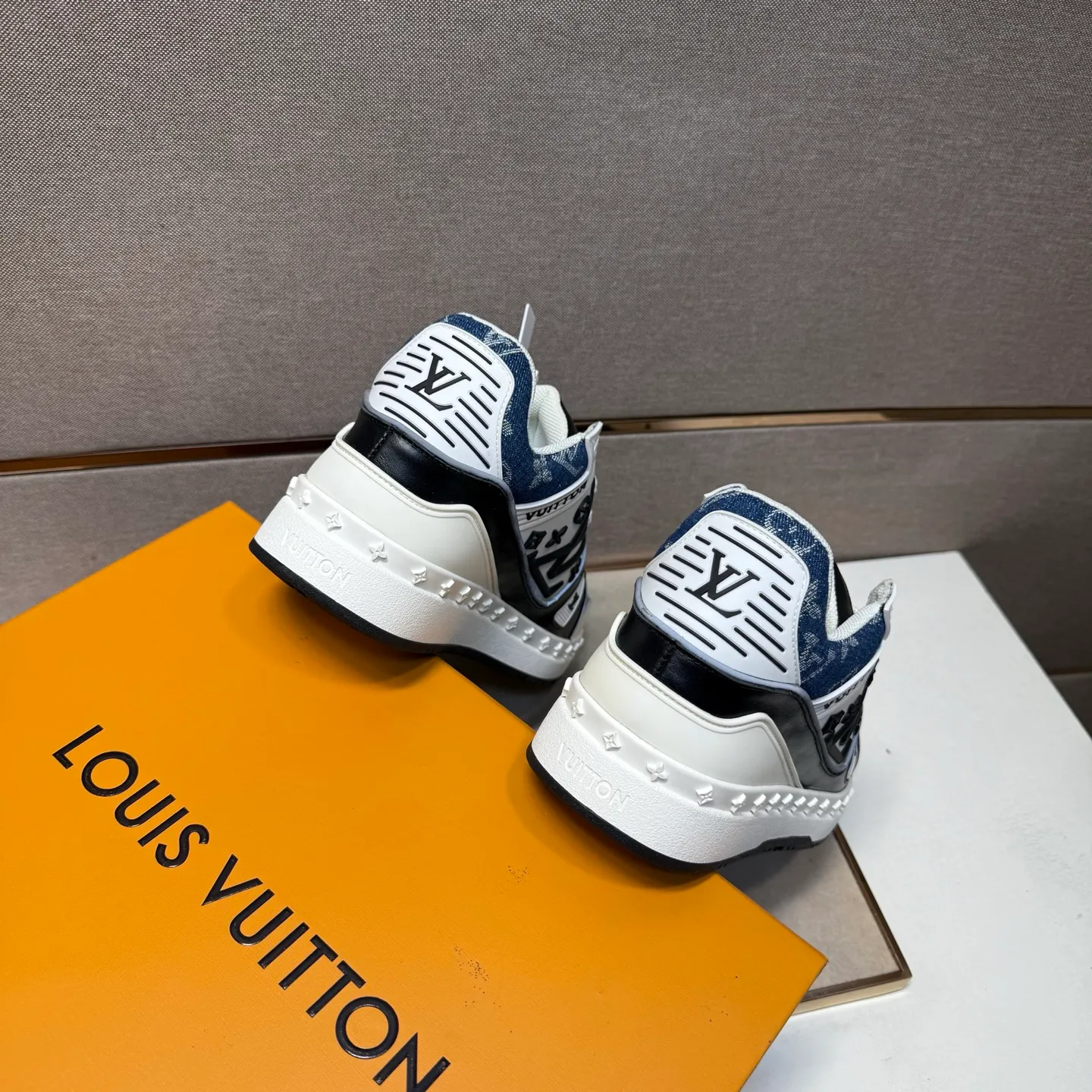 Men's men's shoes 💰pp620 [LV～] Men's casual shoes 2025z cabinet sales simultaneously 🔶Size: 38-44#️⃣ 🔷2 colors🔜The upper is made of multi-material splicing➕Mesh lining, comfortable and breathable, sole: original comfortable and wear-resistant outsole, ⚠️real thing📱photographed🎬real thing is better📢📢📢